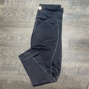 Vineyard vines leggings. 3/4 length. Great condition.